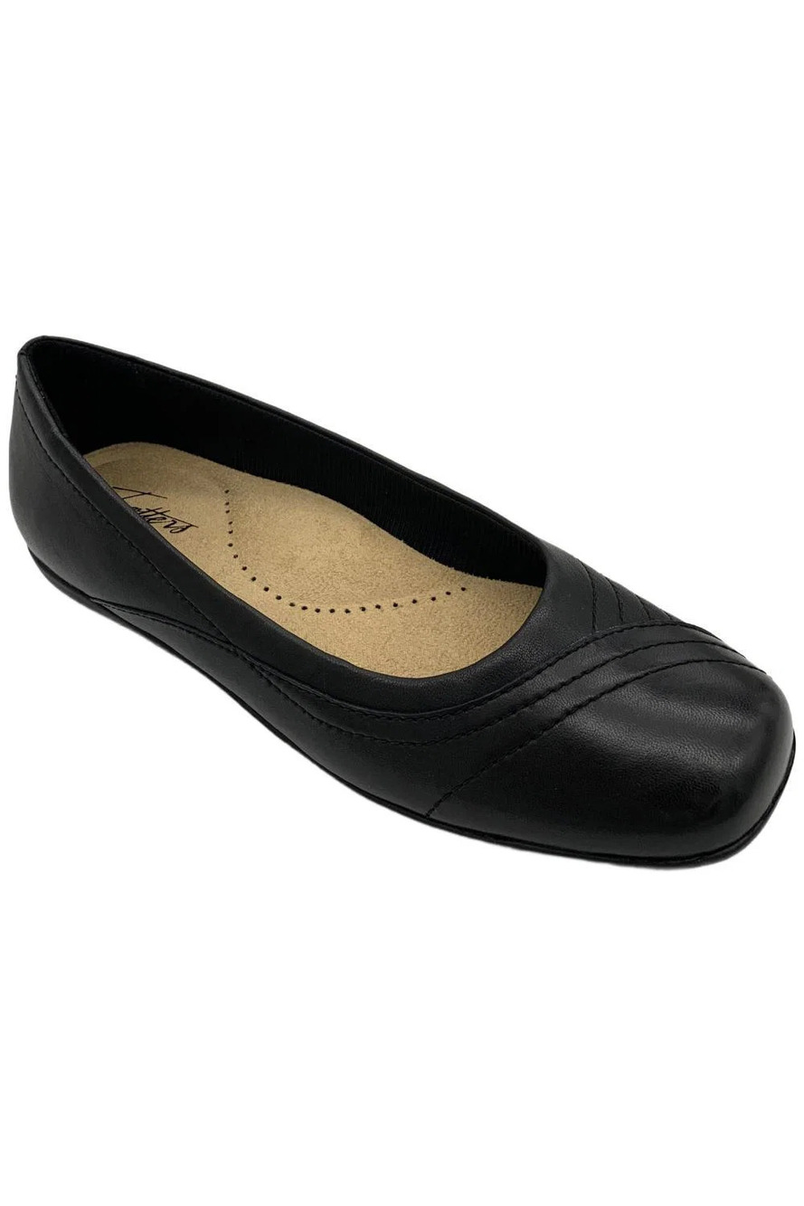 Trotters Women's Sasha Slip-On Flats Black - Medium